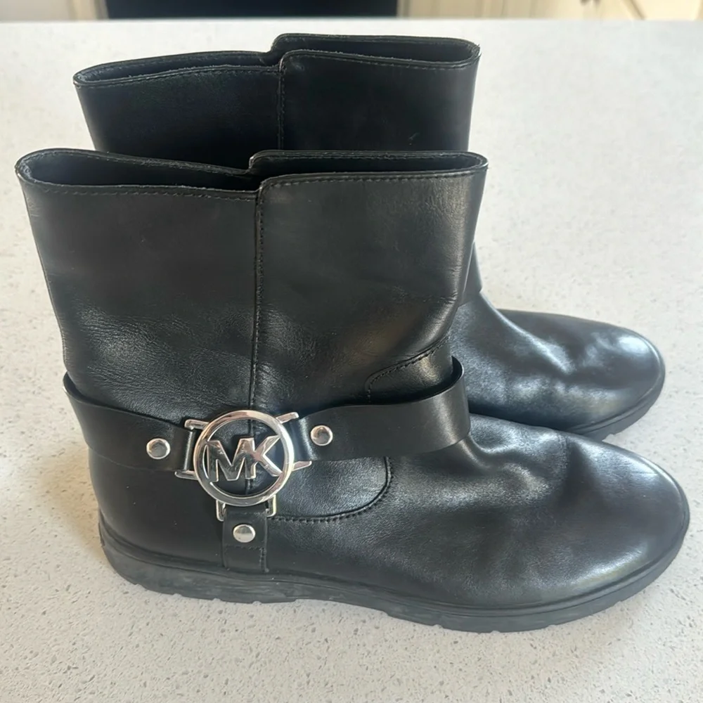 🍍 Michael Kors Fulton Leather Biker Bootie, Black 8.5🍍S7